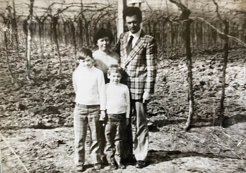 Tenuta IDE - When the roots are deep, there is no reason to be afraid of wind.